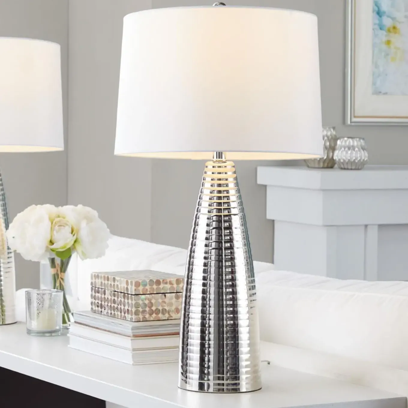Griffin Lamp