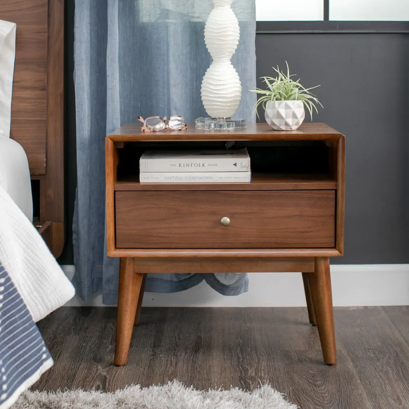 Minetta 1 Drawer Nightstand with USB