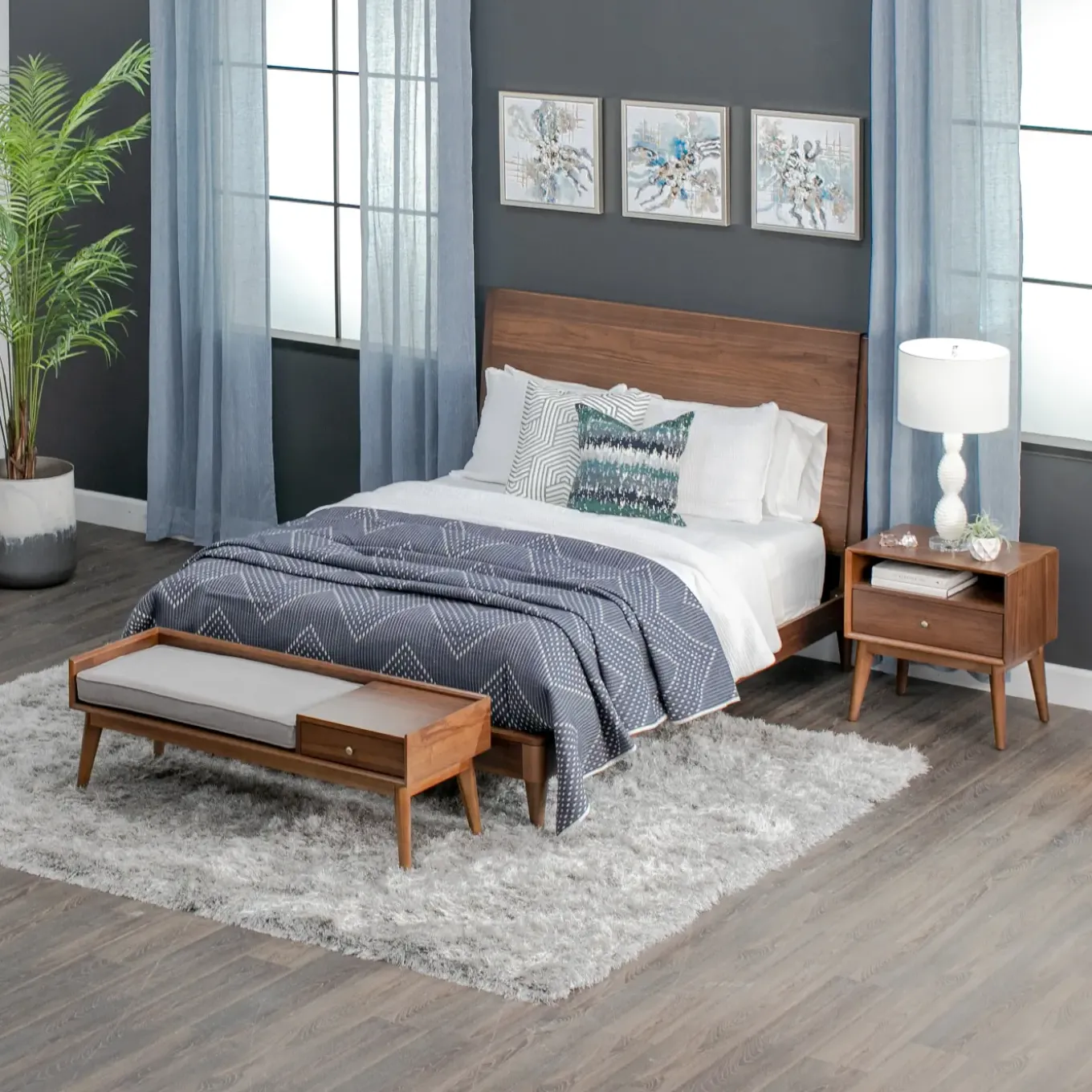 Minetta Eastern King Panel Bed