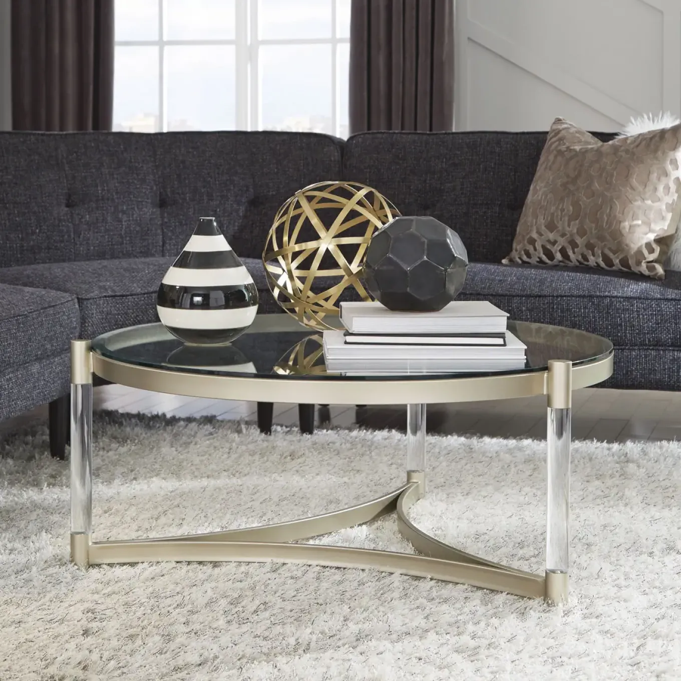 Nova Round Cocktail Table