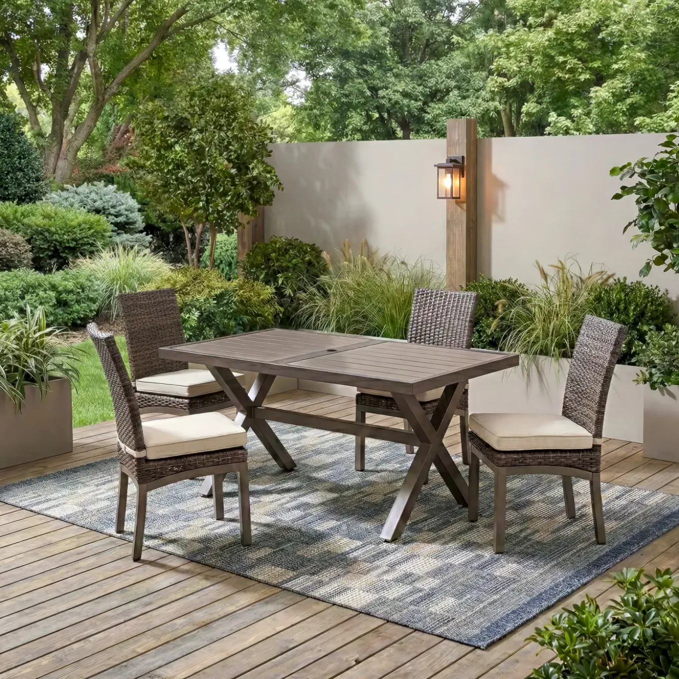 Puerto Nuevo 5pc Outdoor Set: Table & 4 Side Chairs