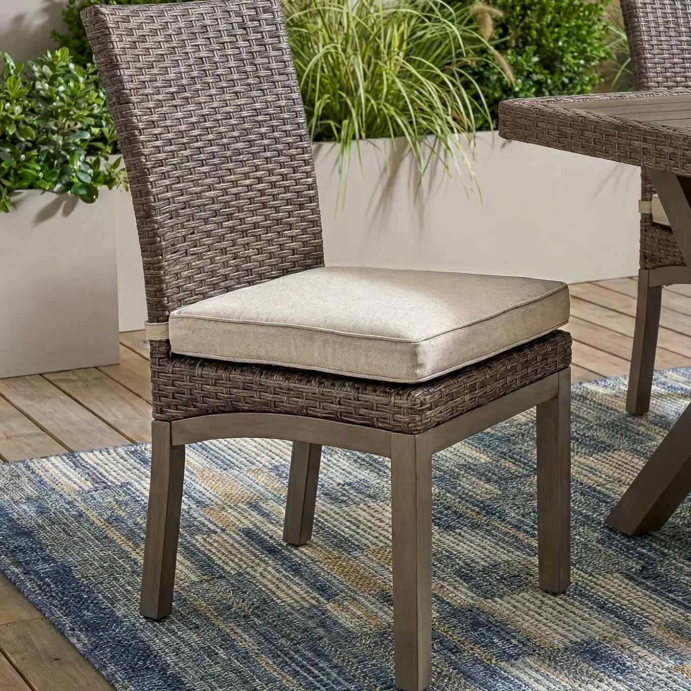 Puerto Nuevo 5pc Outdoor Set: Table & 4 Side Chairs