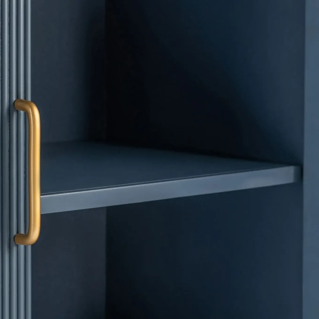 Vida Media Cabinet